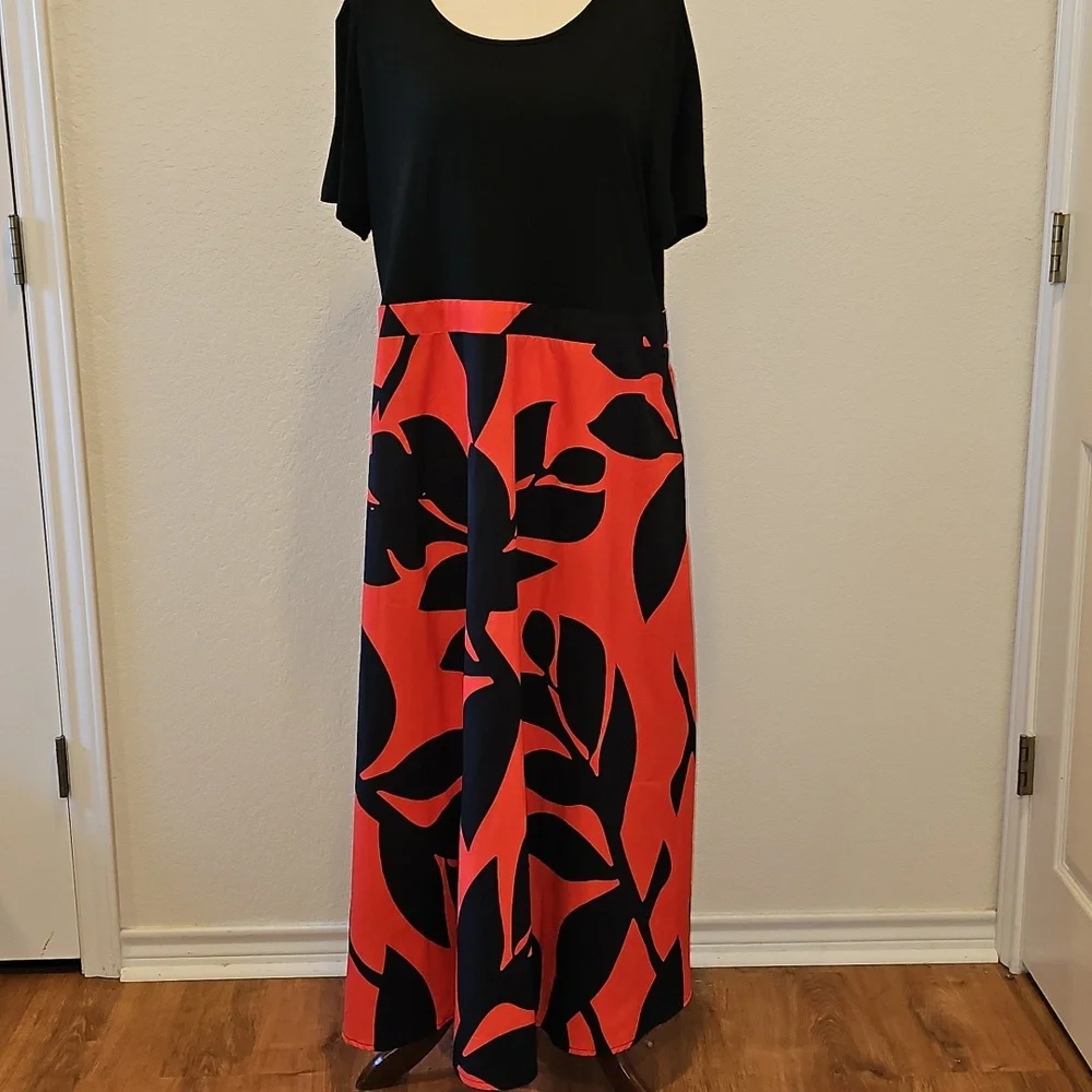 SHEIN Red and Black Maxi Dress - Picture 5 of 6